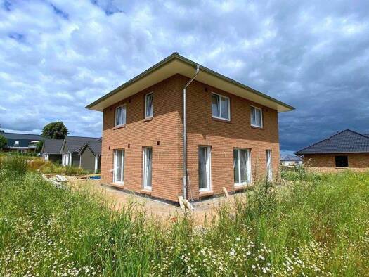 Villa zum Kauf provisionsfrei 318.200 € 4 Zimmer 129 m² Bad Segeberg 23795