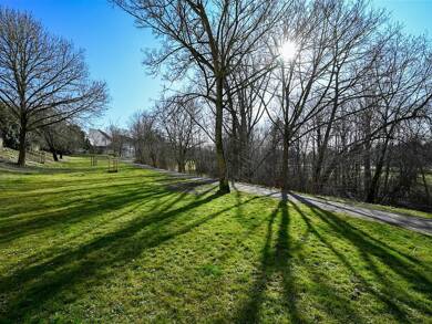 Wohn- und Geschäftshaus zum Kauf als Kapitalanlage geeignet 1.480.000 € 1.055 m² 1.519 m² Grundstück Friedberg (Hessen) 61169