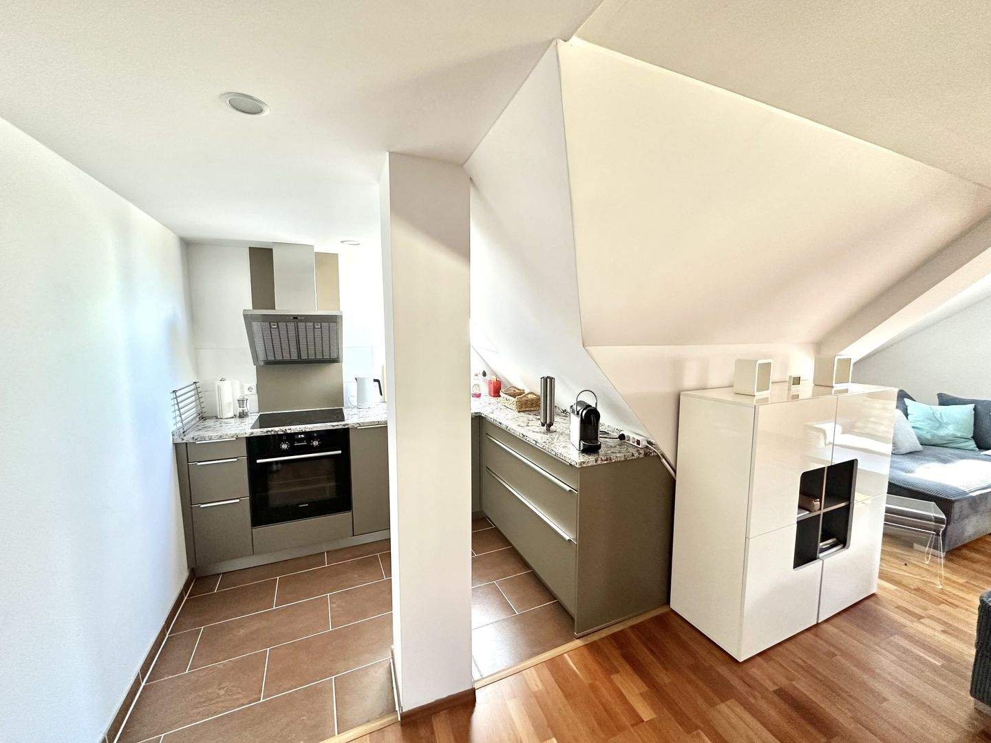 Immobilie in Bodman-Ludwigshafen - Charmante Maisonette-Wohnung in Bodenseenähe - stilvoll renoviert & sofort bezugsfrei - Bild 4