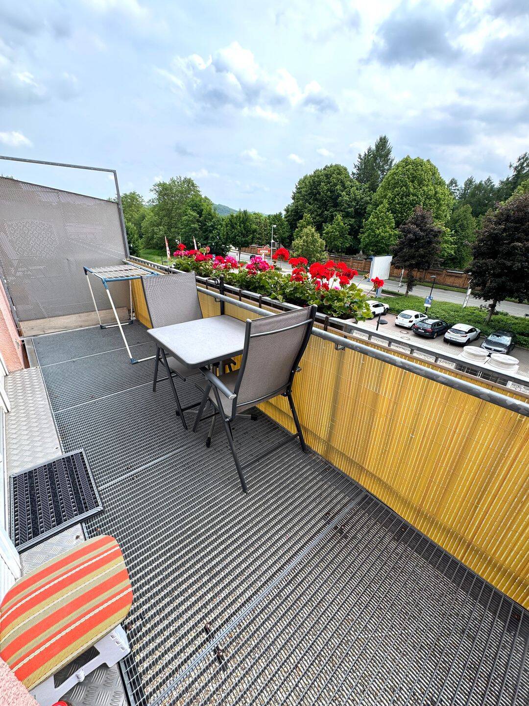 ==3.Zimmer-Maisonette mit Balkon ,Lift & Tiefgaragenstellplatz==