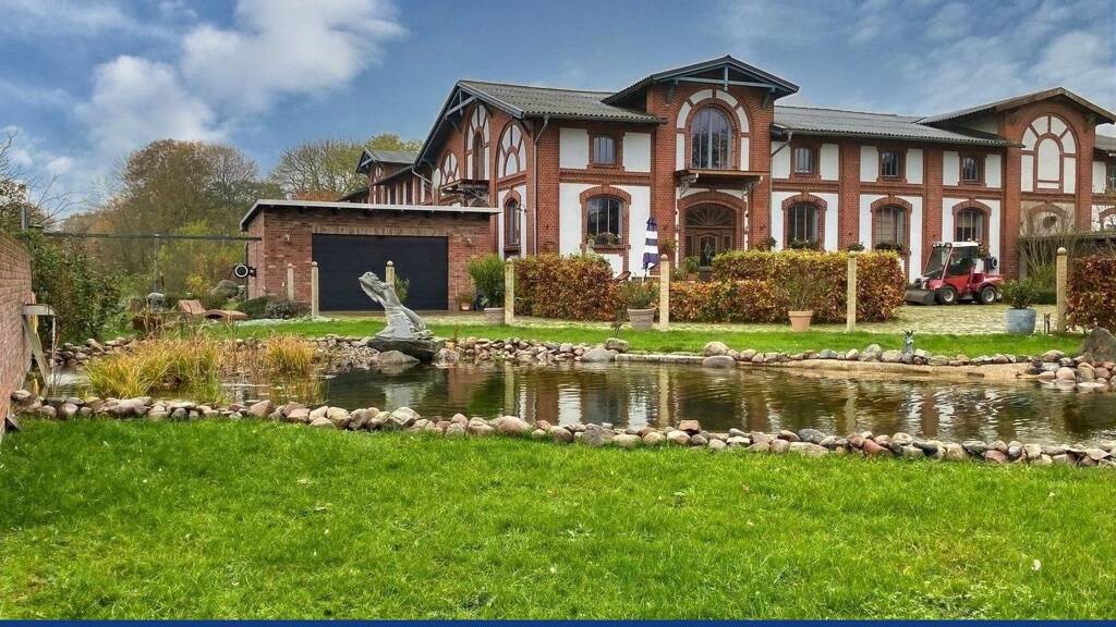 Herrenhaus zum Kauf provisionsfrei 699.000 € 11 Zimmer 862 m² 3.211 m² Grundstück Groß Helle Mölln 17091