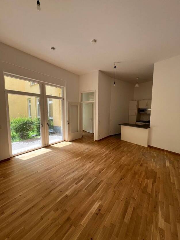 Wohnung zur Miete 1.196 € 2 Zimmer 64,9 m² Caroline- Michaelis- Straße 15 Mitte Berlin-Mitte 10115