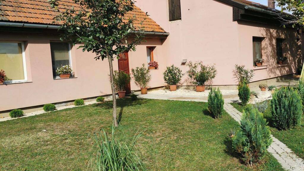 Einfamilienhaus zum Kauf 210.500 € 7 Zimmer 156 m² 2.513 m² Grundstück Polgárdi 8154