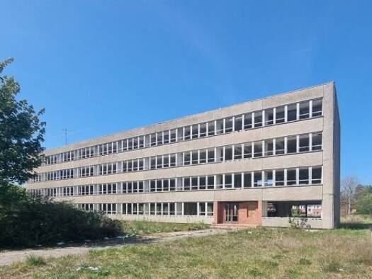 Bürokomplex zum Kauf 980.000 € 1.873,3 m² Bürofläche teilbar ab 5.000 m² Güstrow 18273