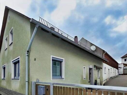 Mehrfamilienhaus zum Kauf 296.000 € 6 Zimmer 129 m² 671 m² Grundstück frei ab 01.10.2026 Mantel 92708