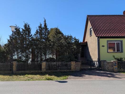 Doppelhaushälfte zum Kauf 199.000 € 5 Zimmer 195 m² 628 m² Grundstück frei ab sofort Oranienbaum Oranienbaum-Wörlitz 06785