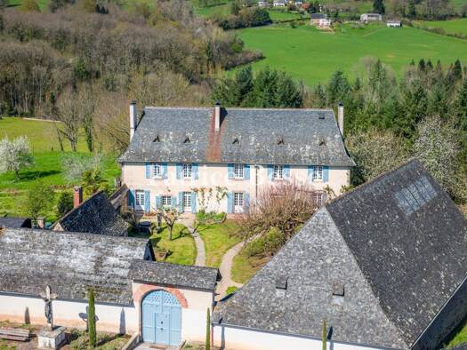 Reihenmittelhaus zum Kauf 598.000 € 8 Zimmer 290 m² 2.753 m² Grundstück Arnac-Pompadour 19230