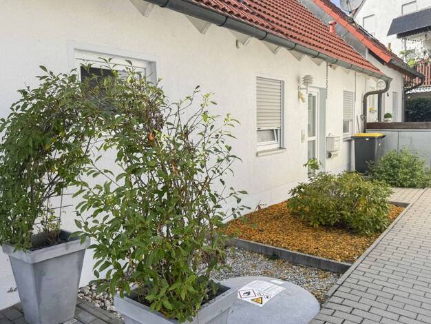 Doppelhaushälfte zum Kauf 330.000 € 3 Zimmer 114,1 m² 387,1 m² Grundstück Uehlfeld Uehlfeld 91486