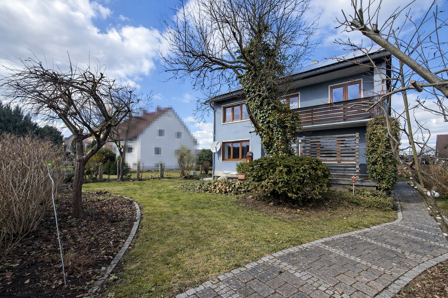 Immobilie in Eschenbach i.d.OPf. - Freistehendes Einfamilienhaus mit Garten, PV-Anlage & Wallbox in ruhiger Lage von Eschenbach - Bild 1