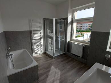 Wohnung zur Miete 1.070 € 3 Zimmer 107 m² frei ab sofort Augustastr. 24 Neustrelitz Neustrelitz 17235