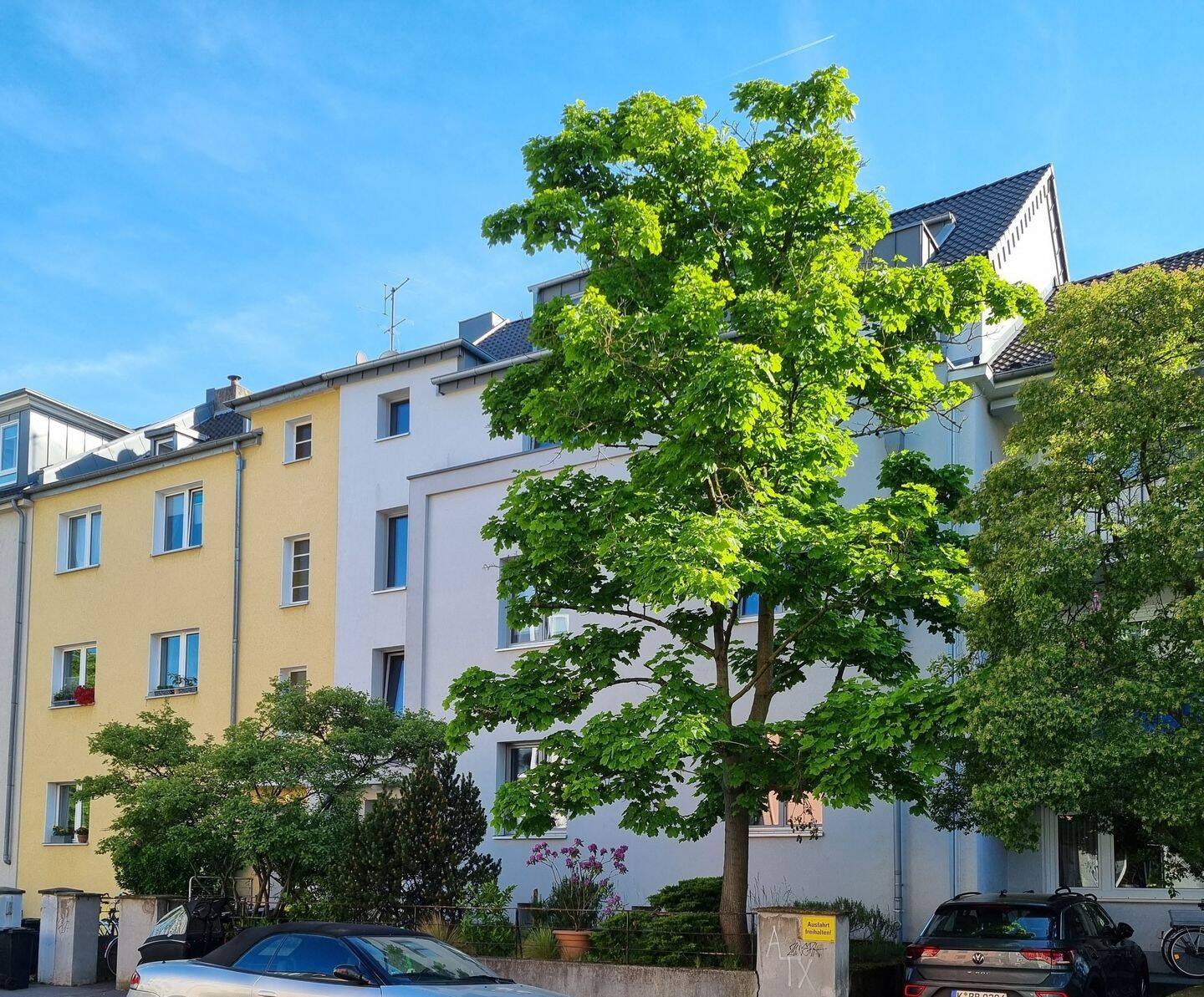 Freie, frisch sanierte 2-Zimmer -ETW im Dachgeschoß mit Terrasse im begehrten Wohnviertel Köln-Ehrenfeld. – Baadenberger Str., 50825 Köln – Vorschaubild 4