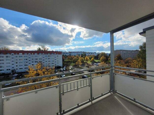 Wohnung zur Miete 303 € 3 Zimmer 56,8 m² 4. Geschoss Dr.-Friedrich-Wolf-Straße 37 Chrieschwitz Plauen 08529