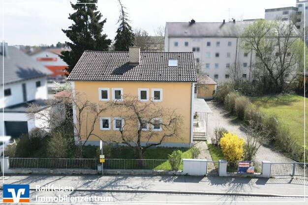 Mehrfamilienhaus zum Kauf als Kapitalanlage geeignet 1.100.000 € 18 Zimmer 710 m² 955 m² Grundstück Straubing Straubing 94315