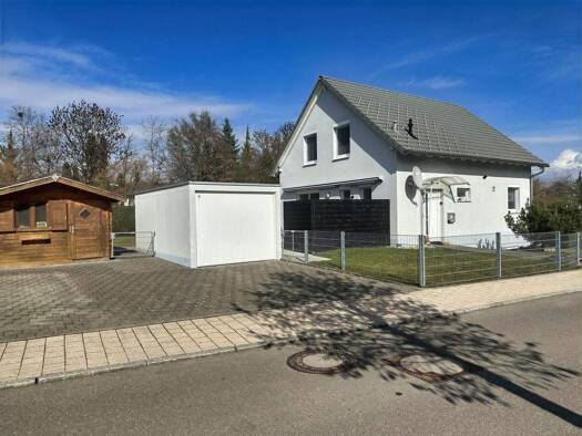 Einfamilienhaus zum Kauf 670.000 € 5 Zimmer 150 m² 584 m² Grundstück Schwenningen Villingen-Schwenningen 78054