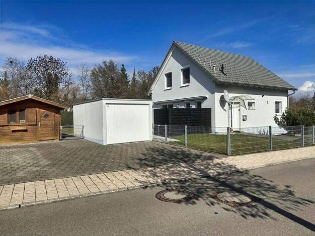 Einfamilienhaus zum Kauf 599.000 € 5 Zimmer 150 m² 584 m² Grundstück Schwenningen Villingen-Schwenningen 78054