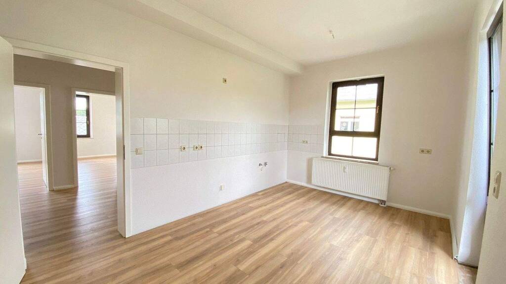 Wohnung zur Miete 345 € 2 Zimmer 57,6 m² 1. Geschoss frei ab 01.07.2026 Hauptstr. 170 Neukirchen 09221