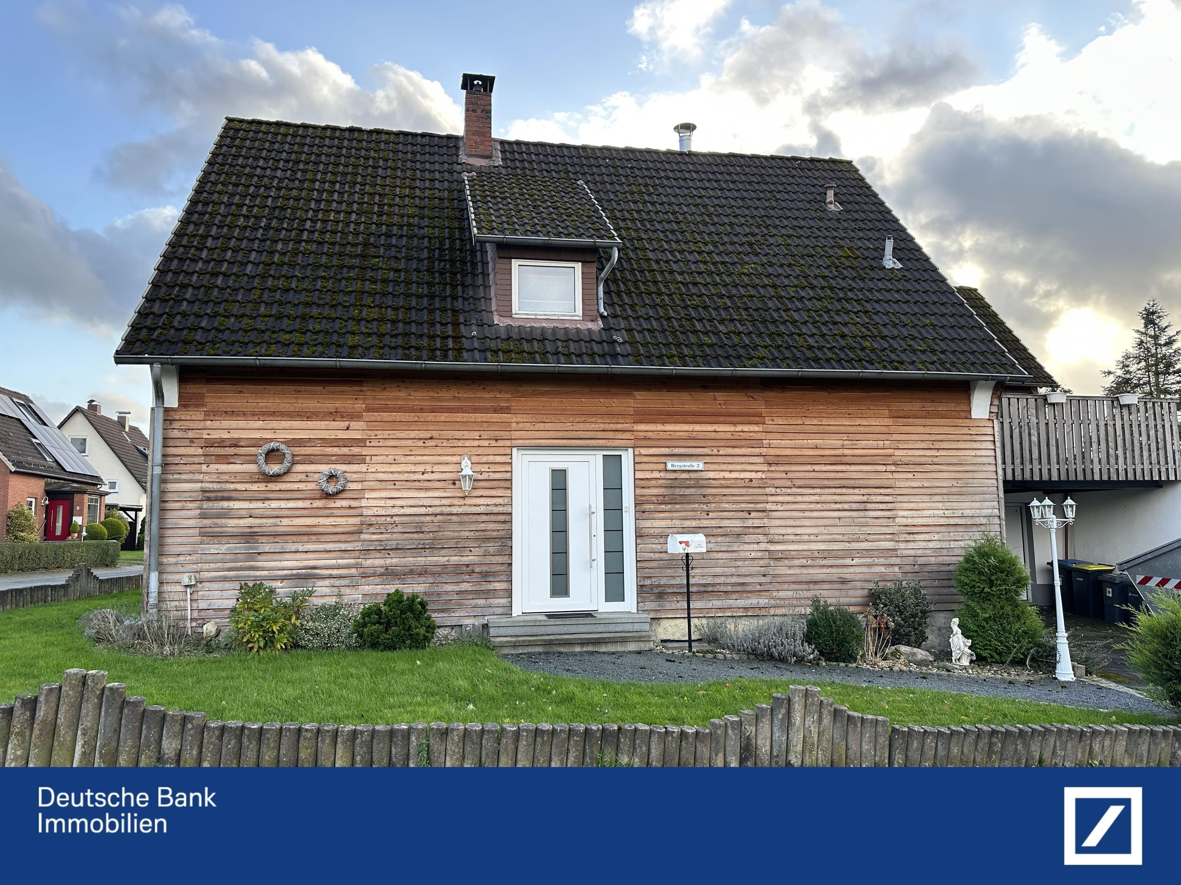 Einfamilienhaus zum Kauf 349.000 € 6 Zimmer 146 m²<br/>Wohnfläche 1.235 m²<br/>Grundstück Barntrup Barntrup 32683