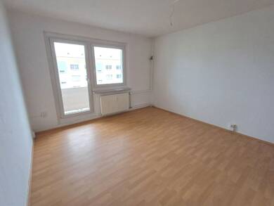 Wohnung zur Miete 257 € 3 Zimmer 56 m² 5. Geschoss frei ab sofort Albert-Schweitzer-Straße 50 Chrieschwitz Plauen 08529