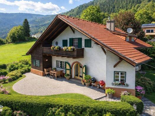 Villa zum Kauf 699.000 € 5,5 Zimmer 179 m² 2.124 m² Grundstück Treffen am Ossiacher See 9520