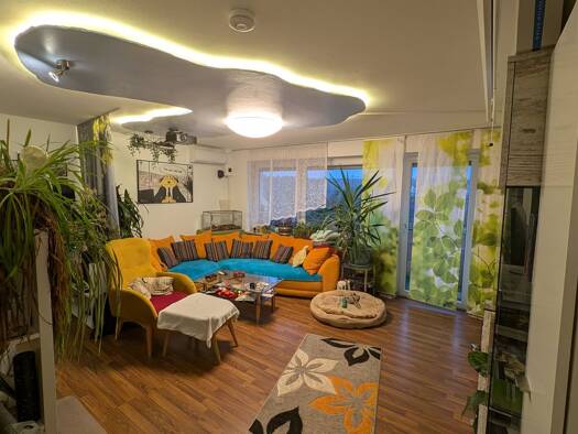 Wohnung zur Miete 1.200 € 3 Zimmer 75 m² Geschoss 1/3 frei ab sofort Höchberg 97204