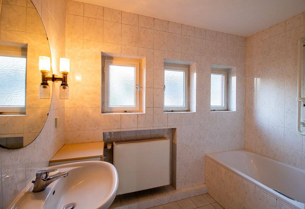 Property thumbnail 9