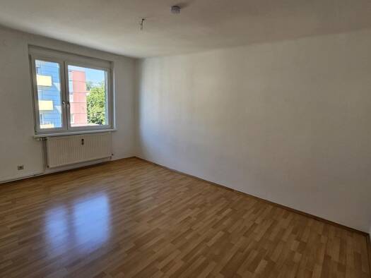 Wohnung zur Miete 279 € 2 Zimmer 61,6 m² 3. Geschoss Kasernstraße 01 Jakomini Graz 8010