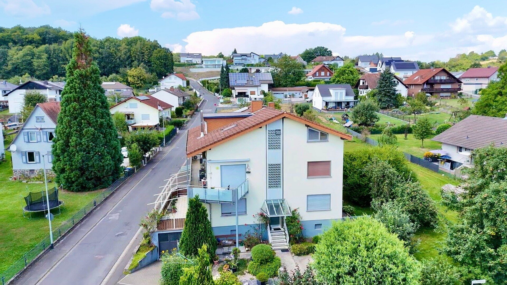 Haus zum Kauf 665.000 € 10 Zimmer 380 m²<br/>Wohnfläche 1.029 m²<br/>Grundstück Langd Hungen 35410