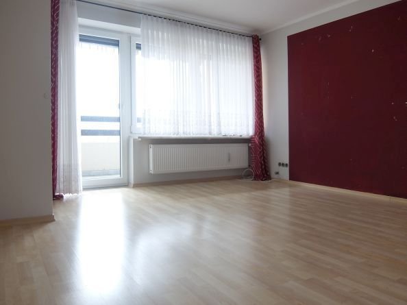 Wohnung zum Kauf 260.000 € 3 Zimmer 65 m²<br/>Wohnfläche 3.<br/>Geschoss Ober- und Niederwinzer - Kager Regensburg 93059