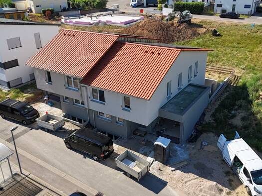 Einfamilienhaus zur Miete 2.740 € 7 Zimmer 196 m² 250 m² Grundstück frei ab sofort Oedheim Oedheim 74229
