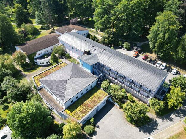 Pflegeheim zum Kauf als Kapitalanlage geeignet 850.000 € 64 Zimmer 10.600 m² 6.360 m² Grundstück Münchberg 95213