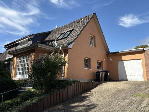 Doppelhaushälfte zur Miete 1.900 € 5 Zimmer 143 m² 859 m² Grundstück frei ab 01.10.2026 Kücknitz Lübeck 23569
