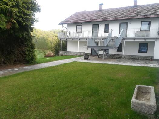 Wohnung zur Miete 602 € 3 Zimmer 86 m² Geschoss 1/2 frei ab 01.03.2026 Säumersteig 22 Schlag Grafenau 94481