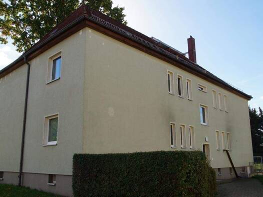 Wohnung zur Miete 450 € 3 Zimmer 60 m² 1. Geschoss frei ab sofort Am Wall 1 Zwenkau 04442