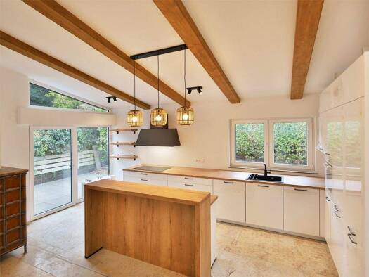 Doppelhaushälfte zur Miete 2.740 € 5 Zimmer 175 m² 600 m² Grundstück frei ab 01.04.2026 Leonberg 71229