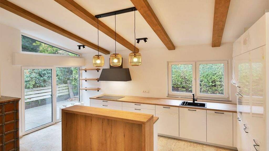 Doppelhaushälfte zur Miete 2.740 € 5 Zimmer 175 m² 600 m² Grundstück frei ab sofort Leonberg 71229