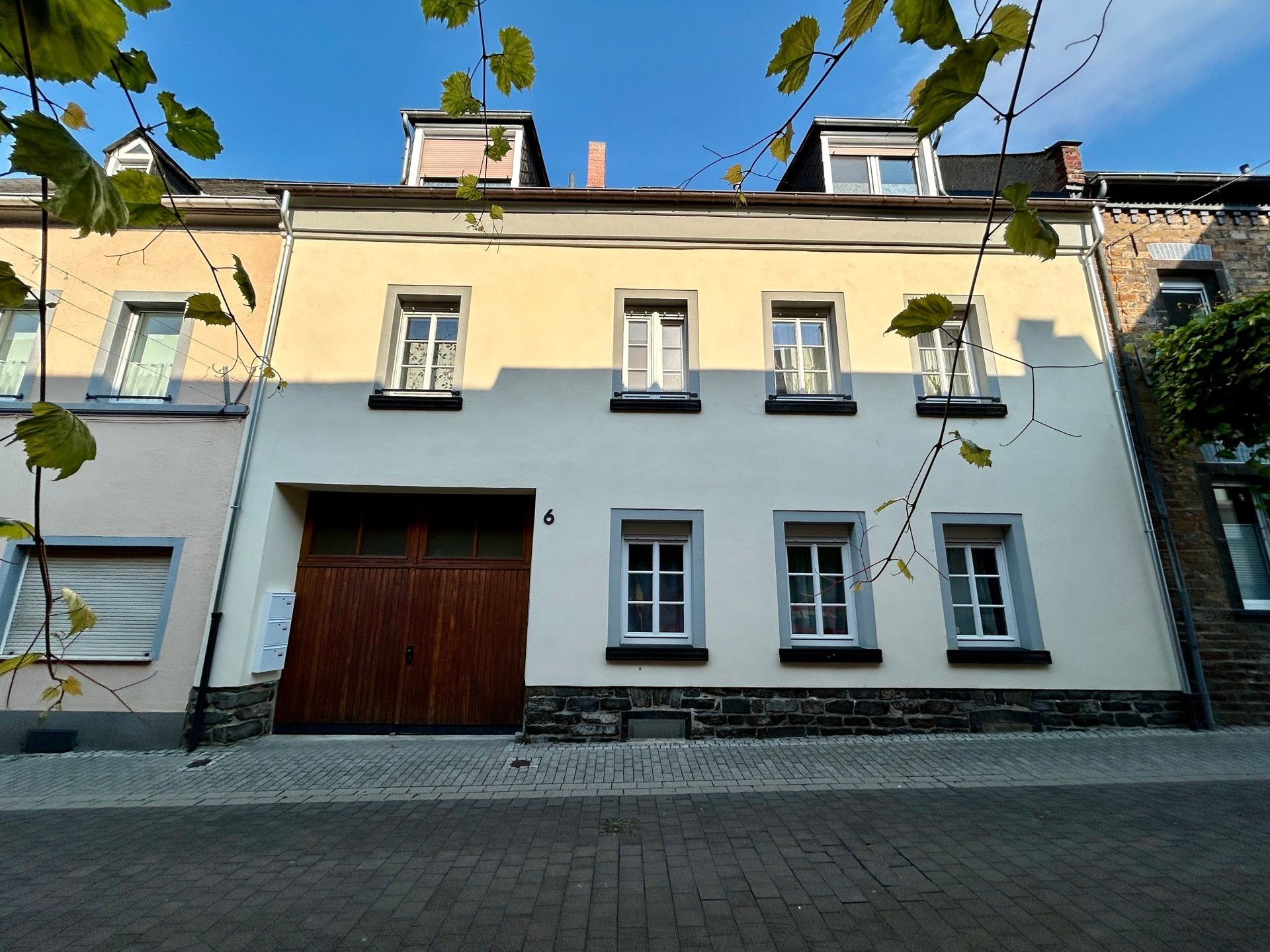 Mehrfamilienhaus zum Kauf 549.000 € 208 m²<br/>Wohnfläche 560 m²<br/>Grundstück Winningen 56333