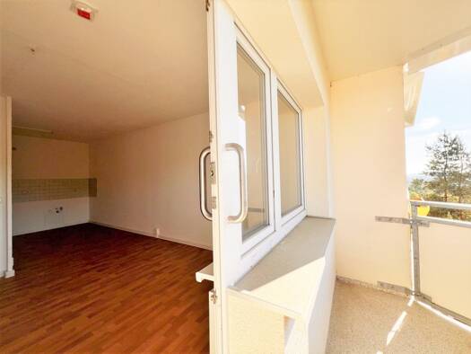 Wohnung zur Miete nur mit Wohnberechtigungsschein 340 € 2 Zimmer 44,1 m² 4. Geschoss Hagebuttenweg 7 Wiesenhügel Erfurt 99097