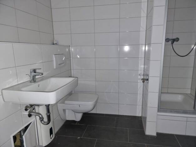 Wohnung zur Miete 840 € 3 Zimmer 92,3 m² 4. Geschoss frei ab 20.04.2026 Dorotheenstr. 14 Innenstadt Halle (Saale) 06108