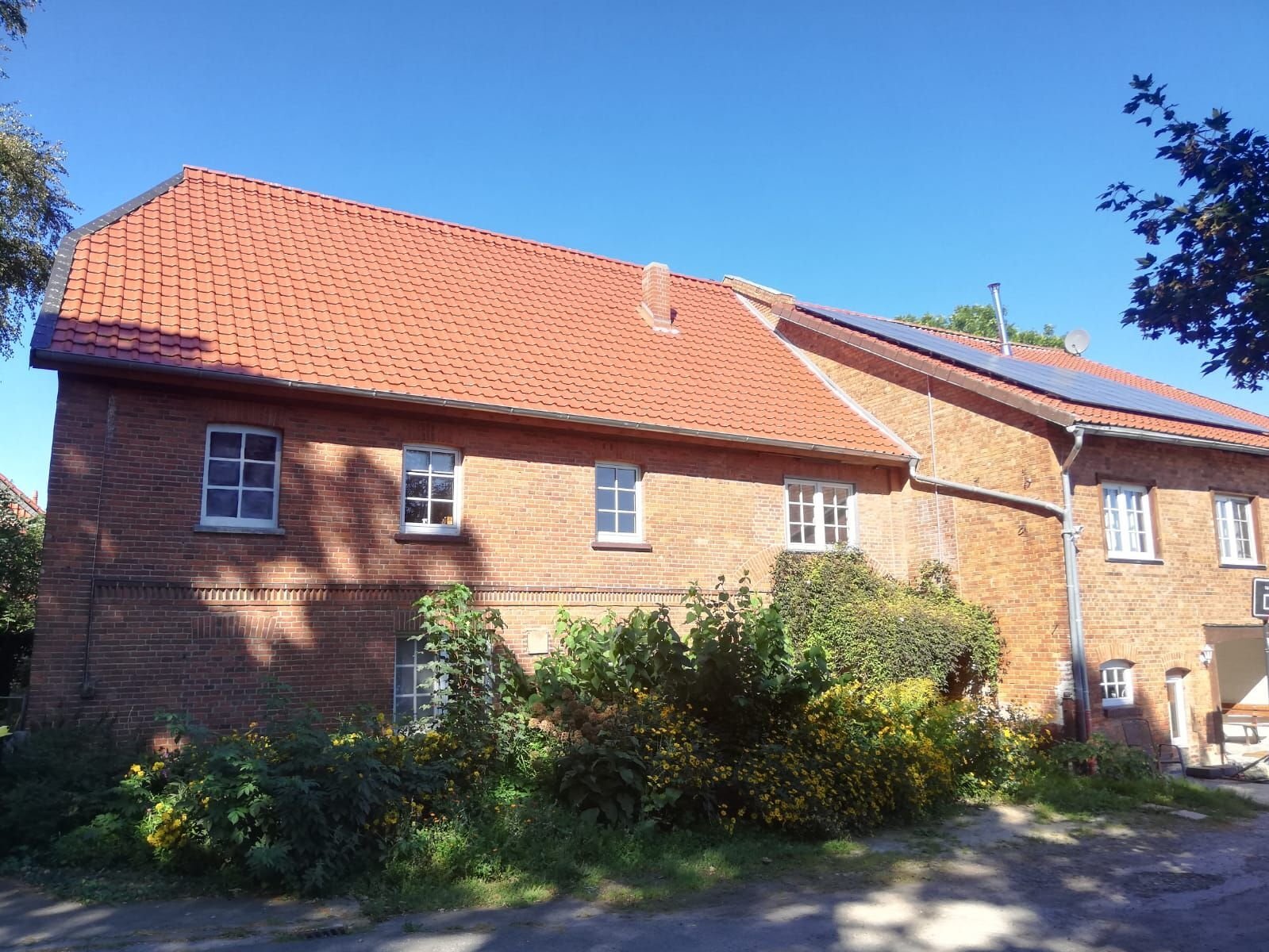 Mehrfamilienhaus zum Kauf provisionsfrei 594.000 € 17 Zimmer 568 m²<br/>Wohnfläche 1.640 m²<br/>Grundstück Hannoverschestr.2 Bledeln Algermissen 31191