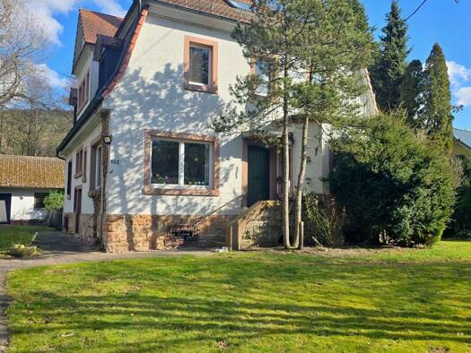 Haus zum Kauf provisionsfrei 452.000 € 7 Zimmer 203 m² 2.104 m² Grundstück frei ab sofort Orber Straße 102 Frammersbach 97833