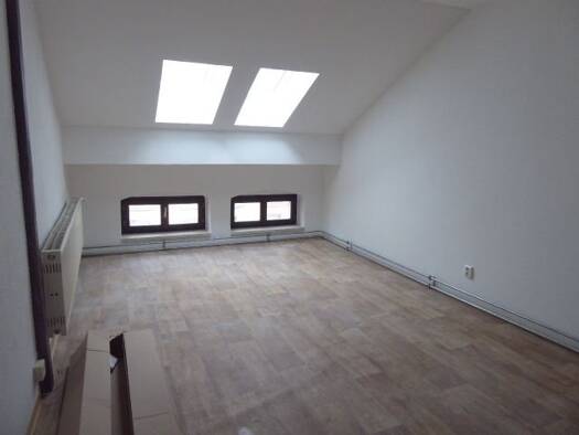 Wohnung zur Miete 400 € 3 Zimmer 58 m² 3. Geschoss frei ab sofort Neustädter Straße 80 Pößneck,Stadt Pößneck 07381