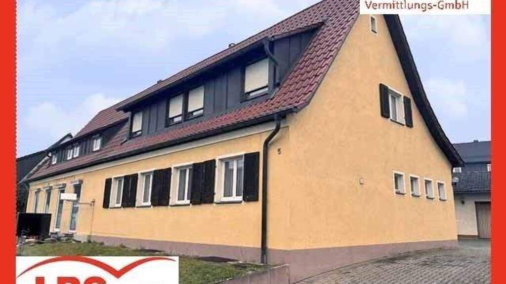 Doppelhaushälfte zum Kauf 185.000 € 6,5 Zimmer 117 m² 447 m² Grundstück Sulzbach-Rosenberg 92237