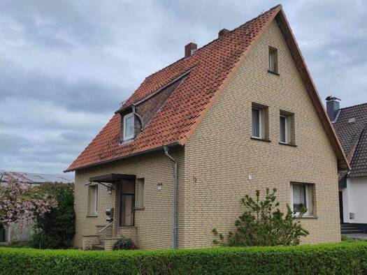 Einfamilienhaus zum Kauf 138.000 € 4 Zimmer 101 m² 724 m² Grundstück Lindenhügel 13 Bergheim Steinheim / Bergheim 32839