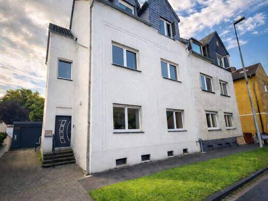 Mehrfamilienhaus zum Kauf 424.500 € 8 Zimmer 183,2 m² 378 m² Grundstück Hiesfeld Dinslaken / Hiesfeld 46539