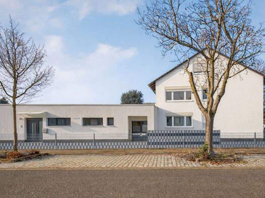 Mehrfamilienhaus zum Kauf als Kapitalanlage geeignet 1.670.000 € 15 Zimmer 552 m² 890 m² Grundstück Nordweststadt Karlsruhe 76185