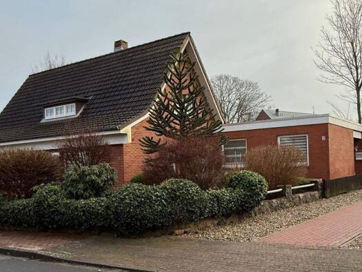 Einfamilienhaus zum Kauf 390.000 € 9 Zimmer 230 m² 732 m² Grundstück frei ab sofort Hennstedt Hennstedt 25779