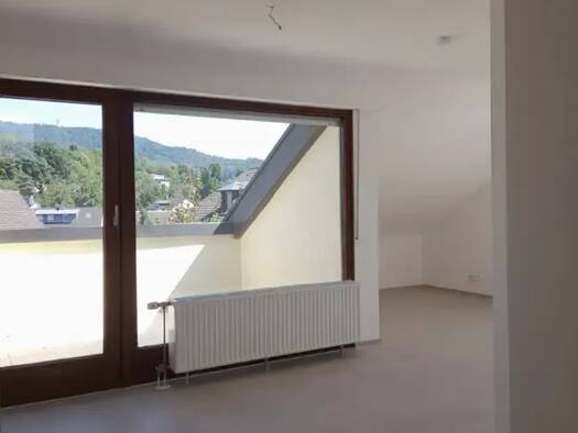 Wohnung zur Miete 1.100 € 4 Zimmer 93,5 m² Geschoss 3/4 frei ab sofort Ortsgebiet Sinzheim 76547