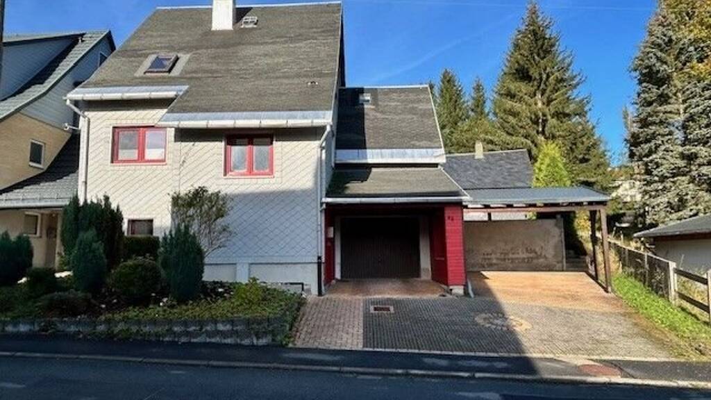 Einfamilienhaus zum Kauf 149.000 € 5 Zimmer 127 m² 451 m² Grundstück frei ab sofort Kirchweg 43 Neuhaus Neuhaus am Rennweg 98724