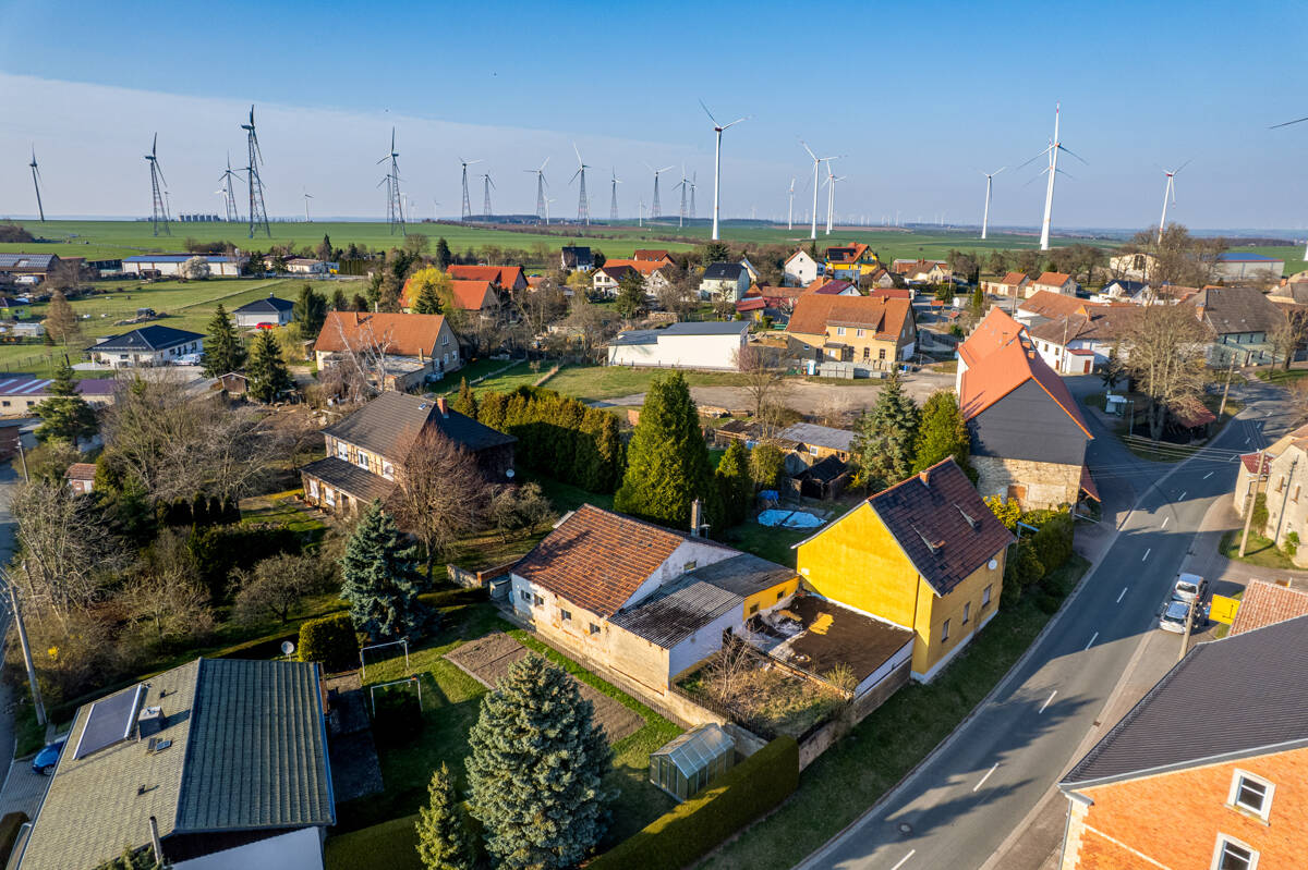 Immobilie in Schkölen - Einfamilienhaus mit Werkstatt, Garten & Ausbaureserve auf 1.068 m² Grundstück - Bild 4