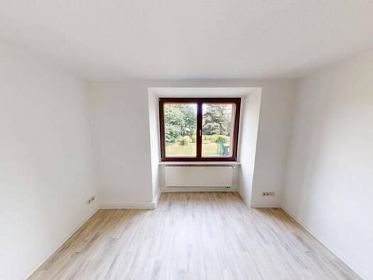 Wohnung zur Miete 520 € 5 Zimmer 93,8 m² EG Bahnstraße 49 Schönau Schönau 09116